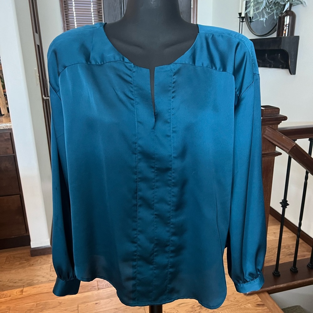 Ann Taylor Appt Neck Blouse Size Medium